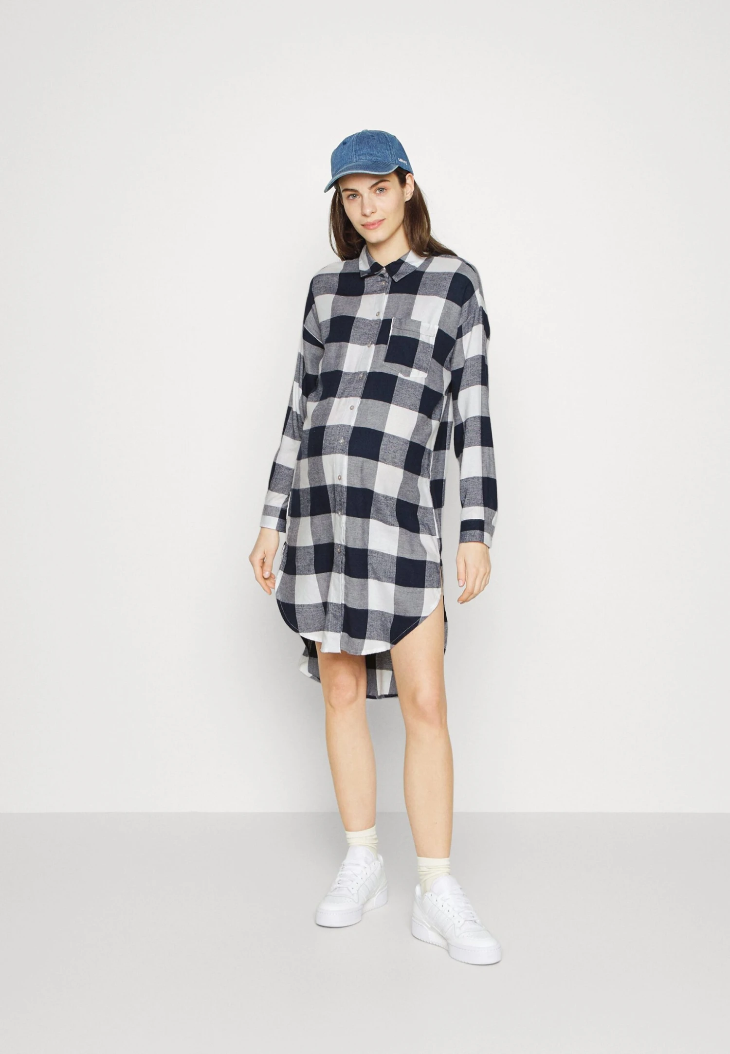Vmmkelly Oversize Shirt - Blouse - Navy/White 4 Vmmkelly Oversize Shirt - Blouse - Navy/White - Image 2