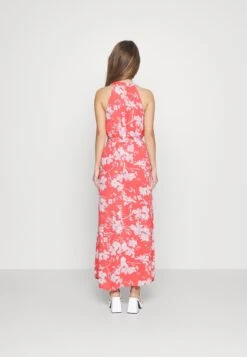 Vero Moda Petite Vmjenny Halter Dress - Maxi Dress - Gerogia Peach -Vero Moda 7fe11d5e64d142bc97e35859cefd1ba6