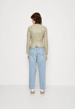 Vero Moda Vmaveryally Jacket - Faux Leather Jacket - Laurel Oak -Vero Moda 80c1827ce8664bf89528482776575336