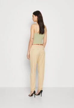 Vero Moda Vmflashino Regular Pants - Chinos - Irish Cream -Vero Moda 80e8bdf405ec479faf3618f7c5707b0d