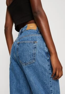 Vero Moda Vmsummer Loose Mom - Relaxed Fit Jeans - Medium Blue Denim -Vero Moda 848e9f45a8b2452da0613fcc0d5321ea
