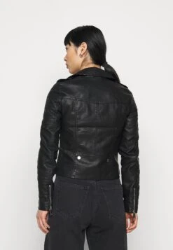 Vero Moda Petite Vmkerriultra Short Jacket - Faux Leather Jacket - Black 12 Vero Moda Petite Vmkerriultra Short Jacket - Faux Leather Jacket - Black -Vero Moda 8abbd14bbe2943efae2964f6b405cb8d
