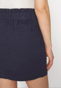 Vero Moda Petite Vmwild Alma Paperbag Skirt - A-Line Skirt - Navy Blazer 13 Vero Moda Petite Vmwild Alma Paperbag Skirt - A-Line Skirt - Navy Blazer -Vero Moda 8ae14d81a48e4cb9926cf521146a5afa