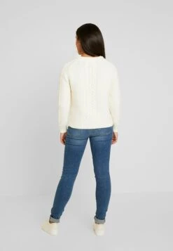 Vero Moda Petite Vmpriya Oneck Blouse - Jumper - Pristine -Vero Moda 8c9b6b0037424440ba51a27a21364a74