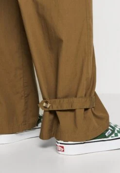 Vero Moda Vmcharlotte Pant - Cargo Trousers -Vero Moda 8dd58eaca8054b8a8554db76adc1f0bf