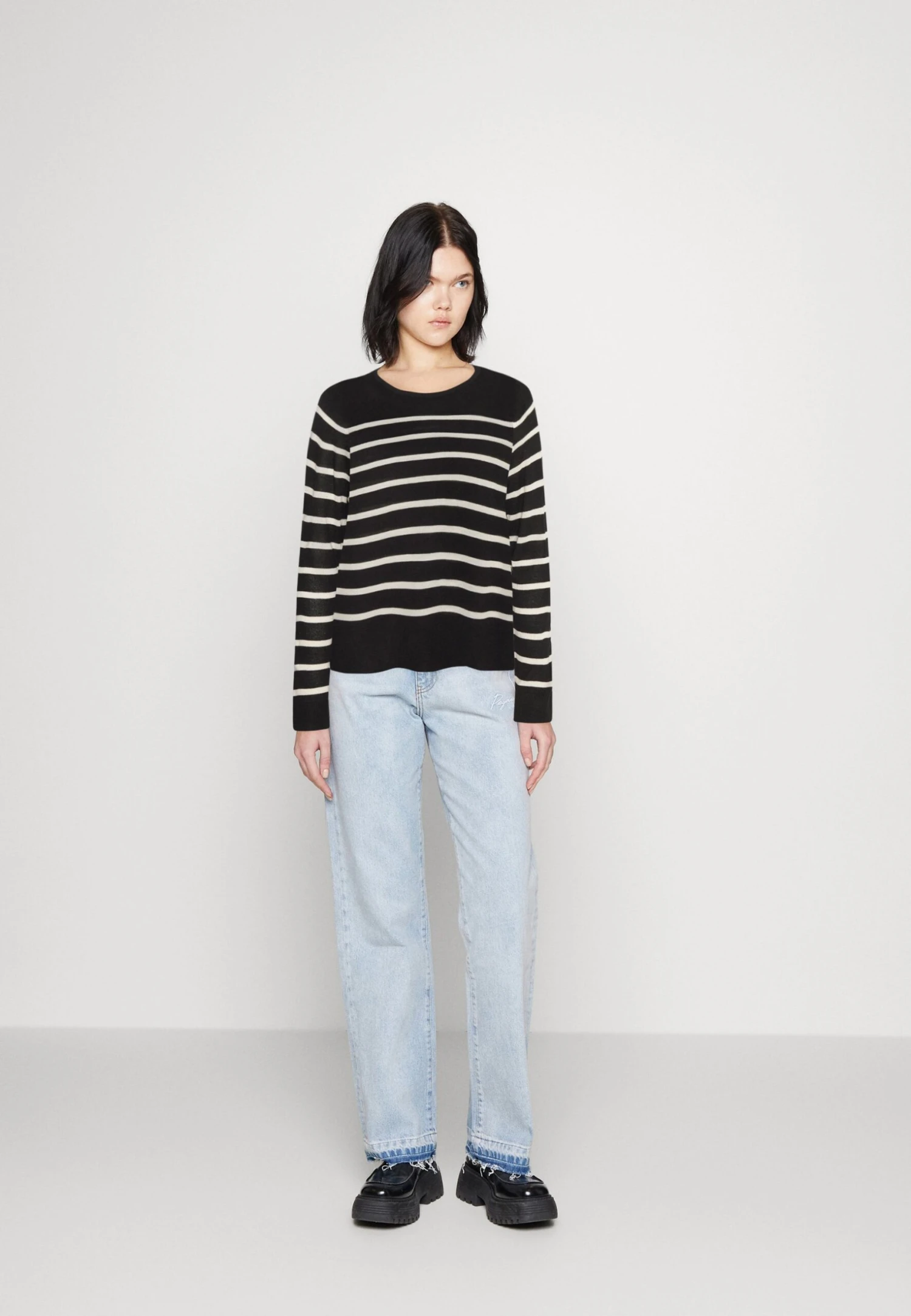 Vero Moda Vmnova Oneck - Jumper - Black/Birch 4 Vero Moda Vmnova Oneck - Jumper - Black/Birch - Image 2