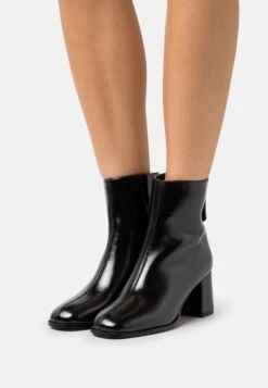 Vero Moda Vmnesya Boot - Classic Ankle Boots - Black