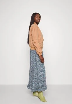 Vero Moda Tall Vmalexa Short Jacket- Bomber Jacket - Cork -Vero Moda 96d32dab1d034f4e9c0460cf4232c57d