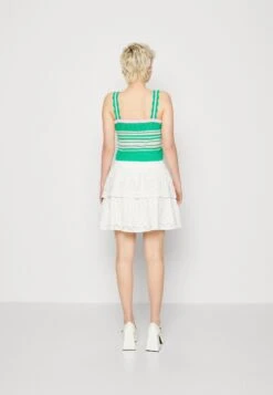 Vero Moda Vmmili Short Strap- Top - Bright Green/Bonbon/Irish Cream/Birch -Vero Moda 98b5752b923c42f0ab5e90559b6310e3
