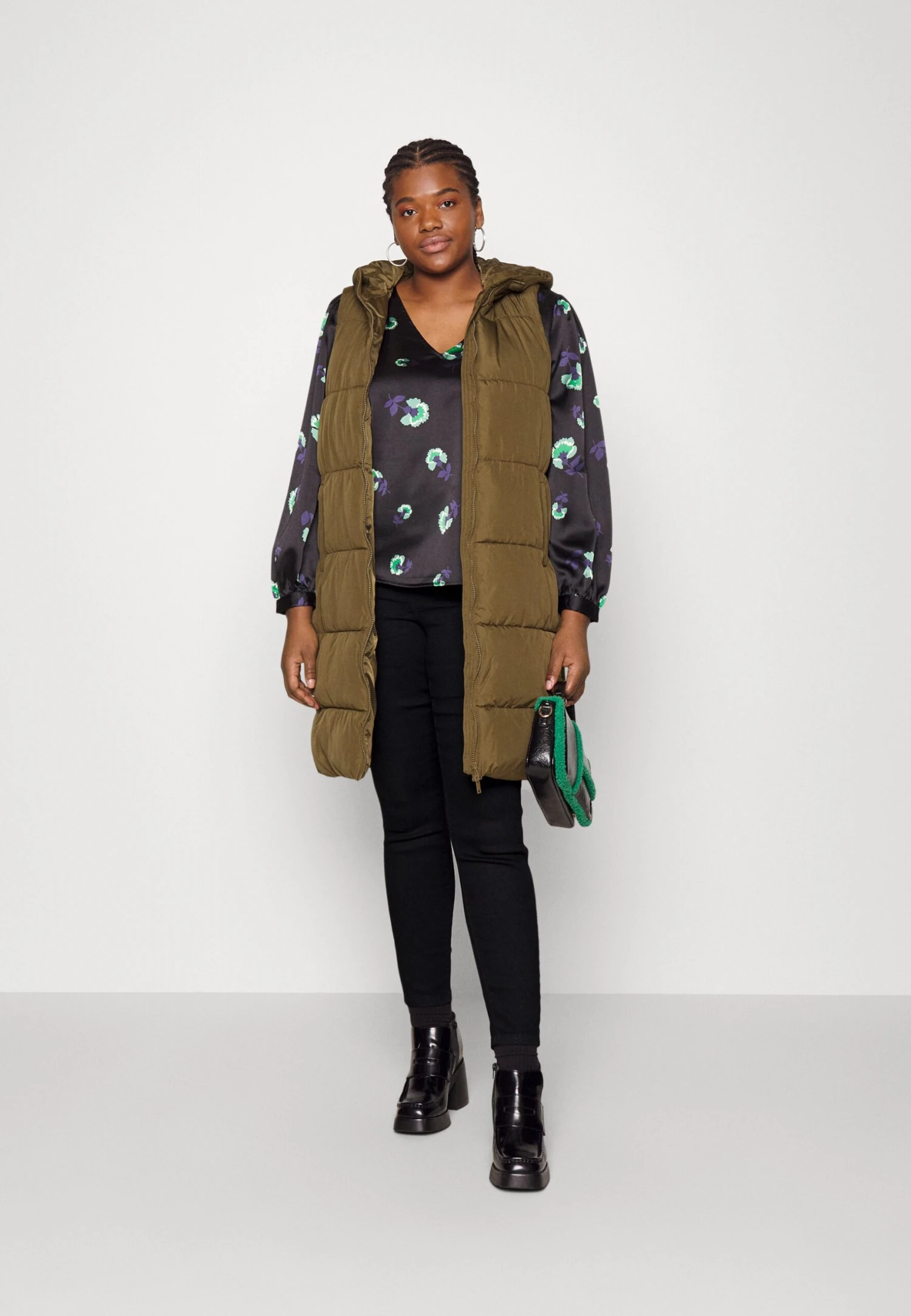 Vero Moda Curve Vmrudy Jegging - Slim Fit Jeans - Black 4 Vero Moda Curve Vmrudy Jegging - Slim Fit Jeans - Black - Image 2