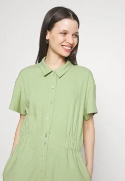 Vero Moda Petite Playsuit - Jumpsuit -Vero Moda 9b07e3e8fbea4e18a65a64f115eb458c