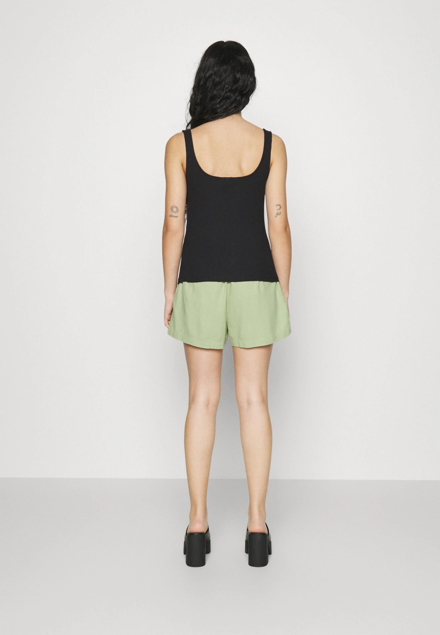 Vero Moda Petite Vmjesmilo - Shorts 5 Vero Moda Petite Vmjesmilo - Shorts - Image 3