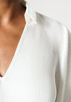 Vero Moda Tall Vmavi V Neck - Button-Down Blouse - Birch -Vero Moda 9fa70646f85c4a48964a4ccb59f4339f