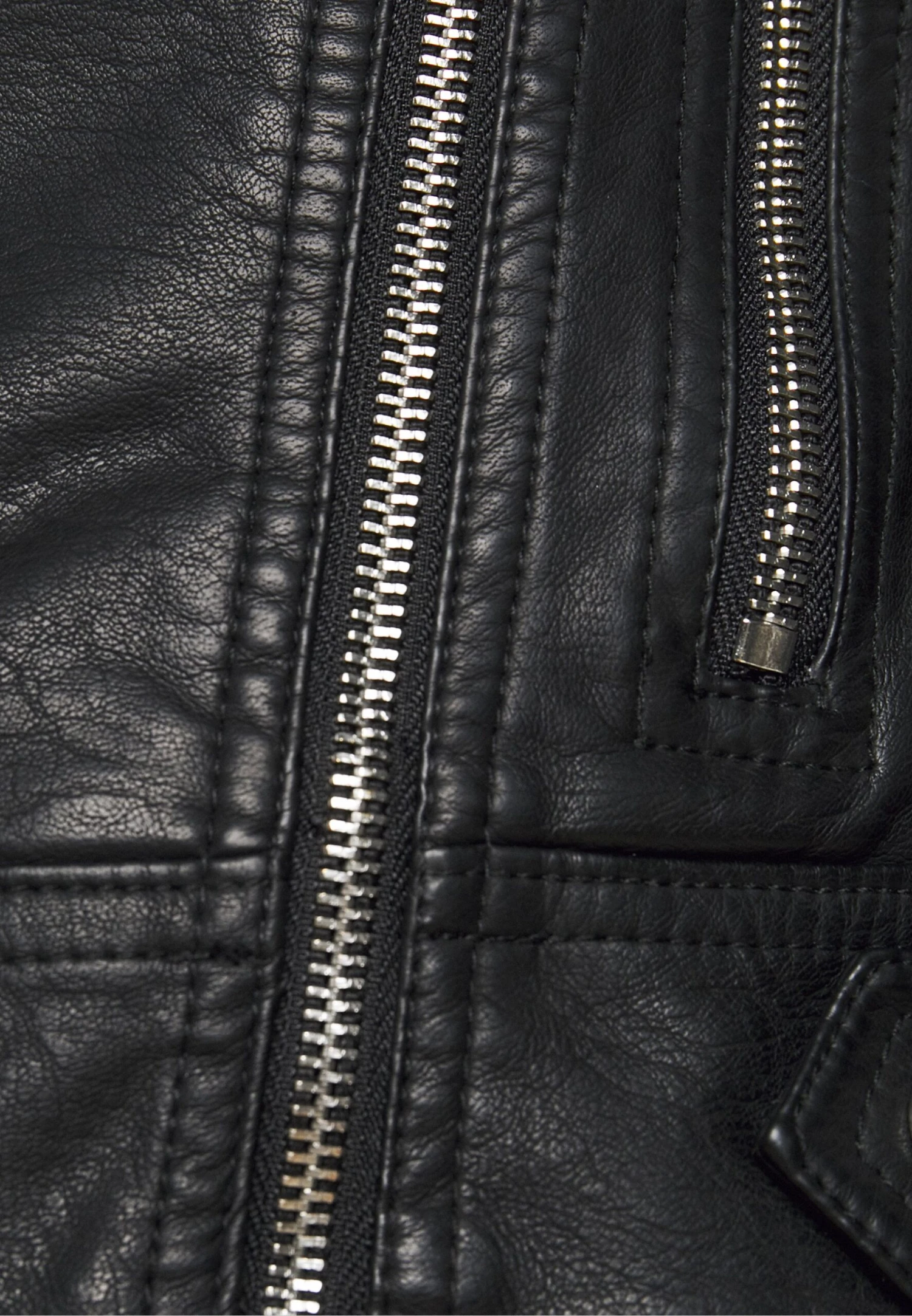 Vero Moda Petite Vmkerriultra Short Jacket - Faux Leather Jacket - Black 9 Vero Moda Petite Vmkerriultra Short Jacket - Faux Leather Jacket - Black - Image 7