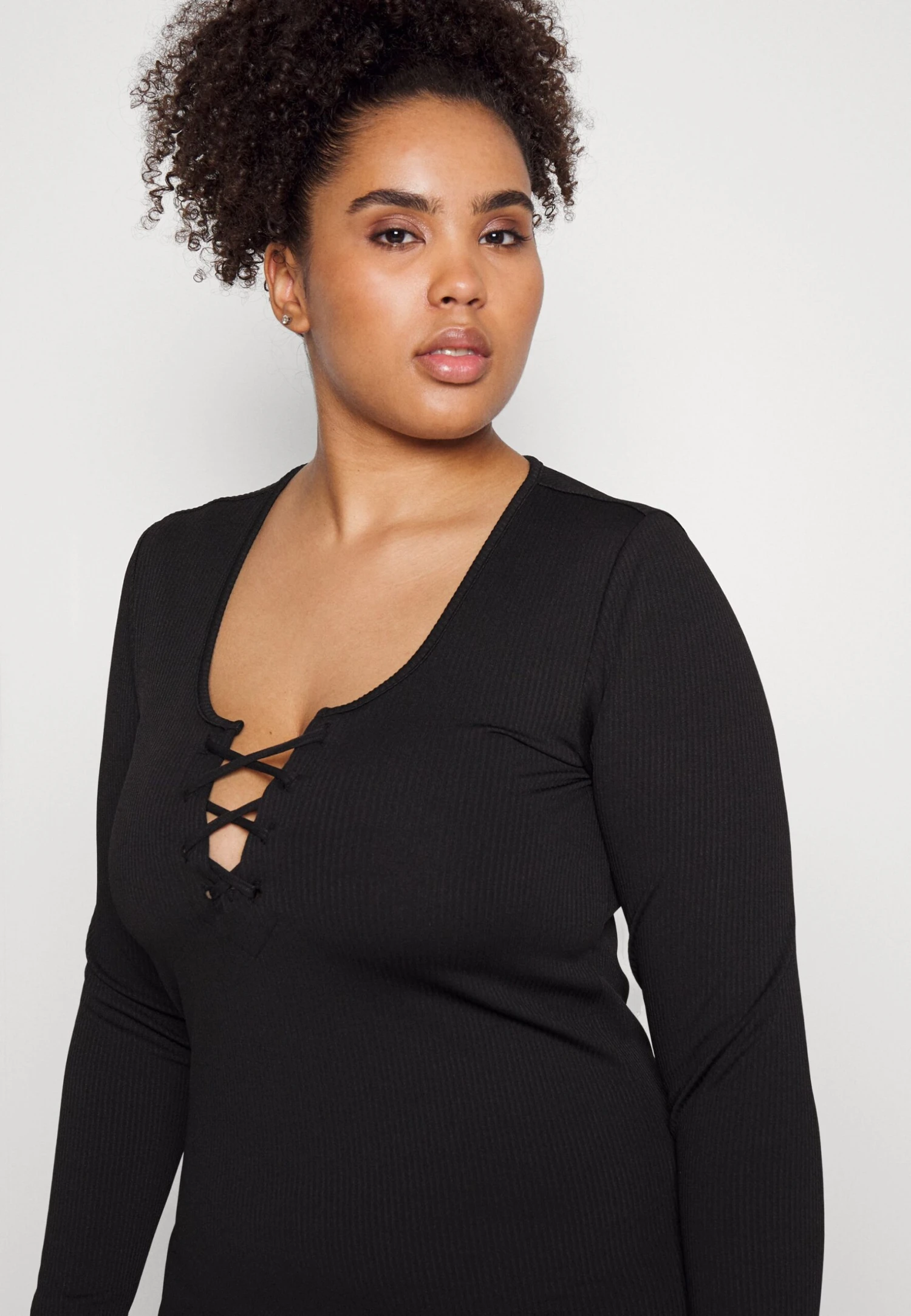 Vero Moda Curve Vmriva Short Dress- Jersey Dress - Black 6 Vero Moda Curve Vmriva Short Dress- Jersey Dress - Black - Image 4