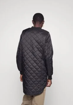 Vero Moda Tall Vmhayle Jacket - Short Coat -Vero Moda a8f1e7c53ca64c14a16a19e2ed72c348