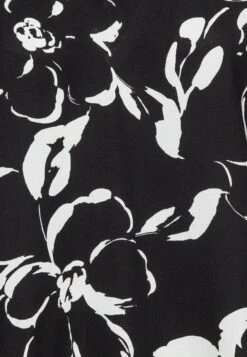 Vero Moda Petite Vmpolliana V Neck - Blouse - Black/Polliana -Vero Moda a9dc52f92fe44f088f6018ddc29ec1c8