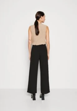 Vero Moda Vmlivanaya Wide Pant - Trousers 10 Vero Moda Vmlivanaya Wide Pant - Trousers -Vero Moda aa17fda7d395423ea9b1b29d0215d809