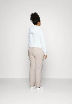 Vero Moda Curve Vmjesmilo Ankle Pants - Trousers - Silver Lining -Vero Moda ab078464ec6740e287228a9ff5ed8700
