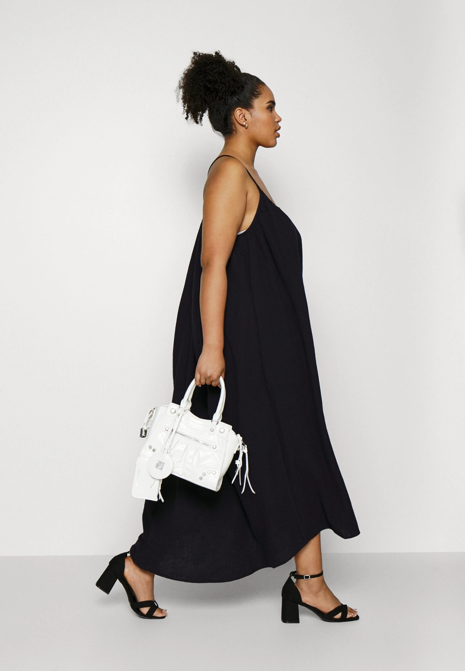 Vero Moda Curve Vmnatali Nia Singlet 7/8 Dress Wvn Cur - Day Dress 6 Vero Moda Curve Vmnatali Nia Singlet 7/8 Dress Wvn Cur - Day Dress - Image 4