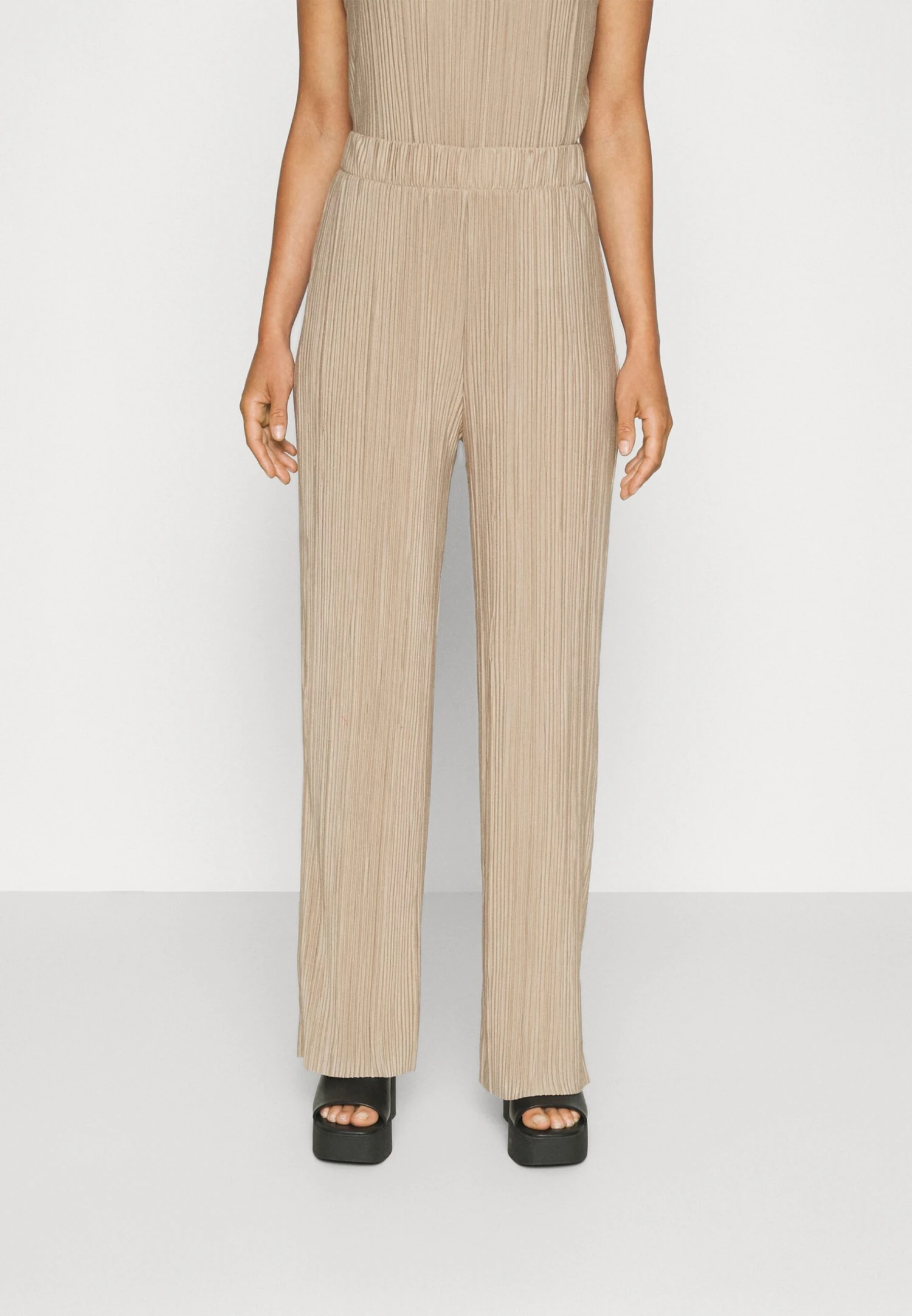 Vero Moda Petite Vmcira Wide Pant - Trousers - Silver Mink 3 Vero Moda Petite Vmcira Wide Pant - Trousers - Silver Mink