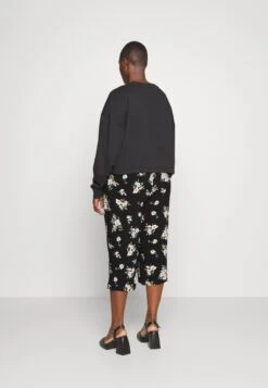 Vero Moda Curve Vmeasy Culotte Pants - Trousers - Black/Sandy -Vero Moda ad3216cf61d0437ba483afb364ce0e3f