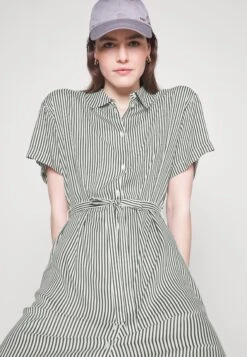 Vero Moda Tall Vmbumpy Calf Shirt Dress - Shirt Dress - Snow White/India Ink -Vero Moda af41e085ed504decb5b9f34b19eba7fa