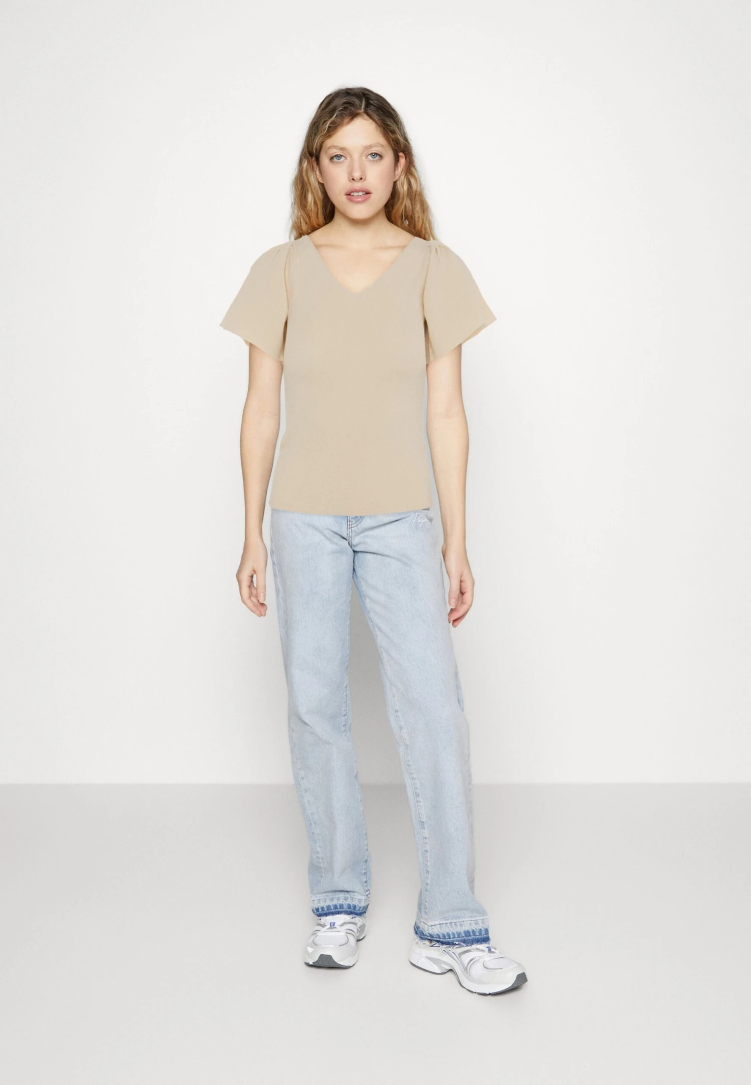Vero Moda Vmginny V Neck - Basic T-Shirt 4 Vero Moda Vmginny V Neck - Basic T-Shirt - Image 2