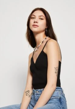 Vero Moda Vmwillow V Neck Bodystocking - Top - Black 11 Vero Moda Vmwillow V Neck Bodystocking - Top - Black -Vero Moda b05dc07ec3c14d8b96d4799757e30801