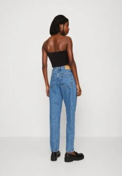 Vero Moda Vmsummer Loose Mom - Relaxed Fit Jeans - Medium Blue Denim -Vero Moda b3a803b6c9604fc4964763fb65558945