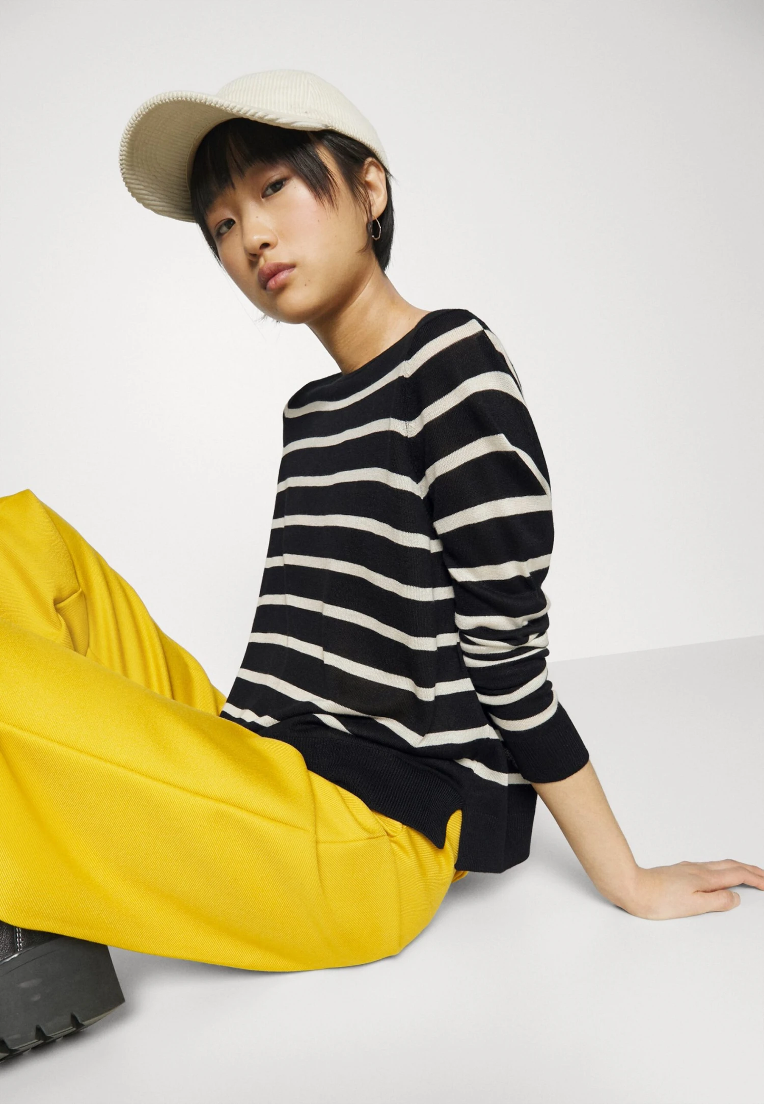 Vero Moda Petite Vmnova O Neck- Jumper - Black/Birch 6 Vero Moda Petite Vmnova O Neck- Jumper - Black/Birch - Image 4