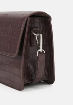 Vero Moda Cross Over - Across Body Bag - Brown -Vero Moda b70faac5c3674f9ea5801be762b271a7