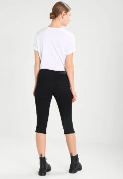 Vero Moda Vmhot Seven Slit Knicker Mix - Denim Shorts - Black -Vero Moda b8ff0653d0fe4ca592bcd3168880c82b