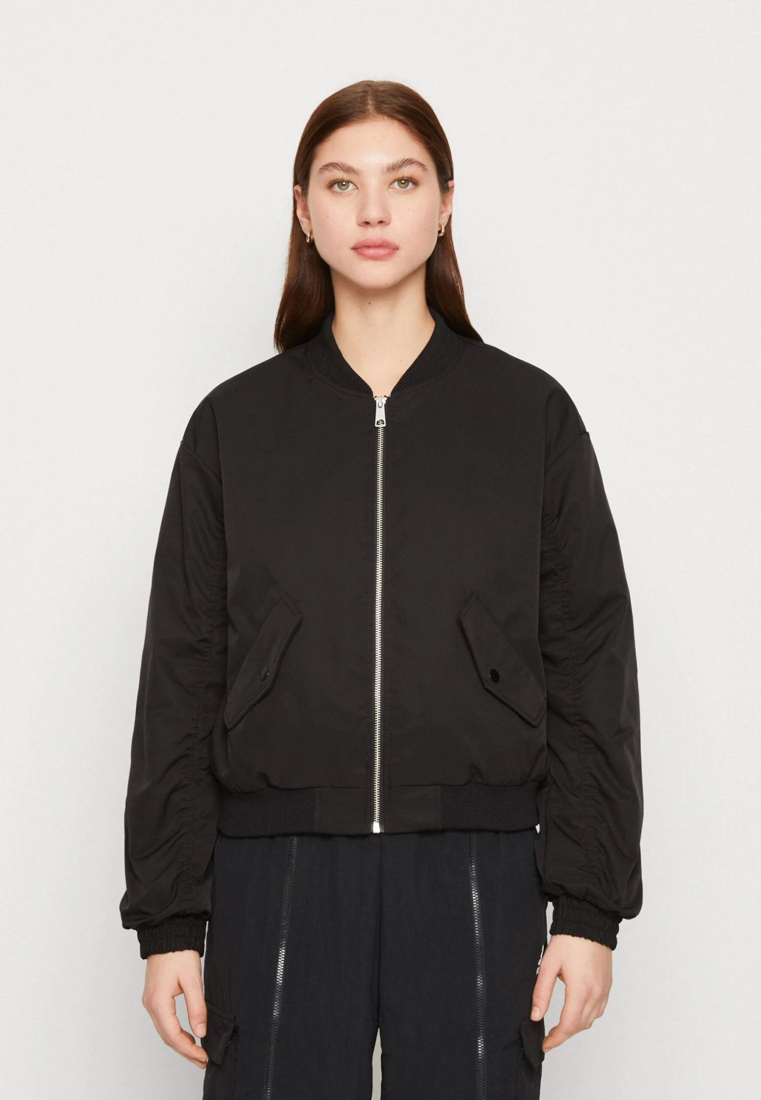 Vero Moda Alexa Short Boos - Bomber Jacket - Black 3 Vero Moda Alexa Short Boos - Bomber Jacket - Black