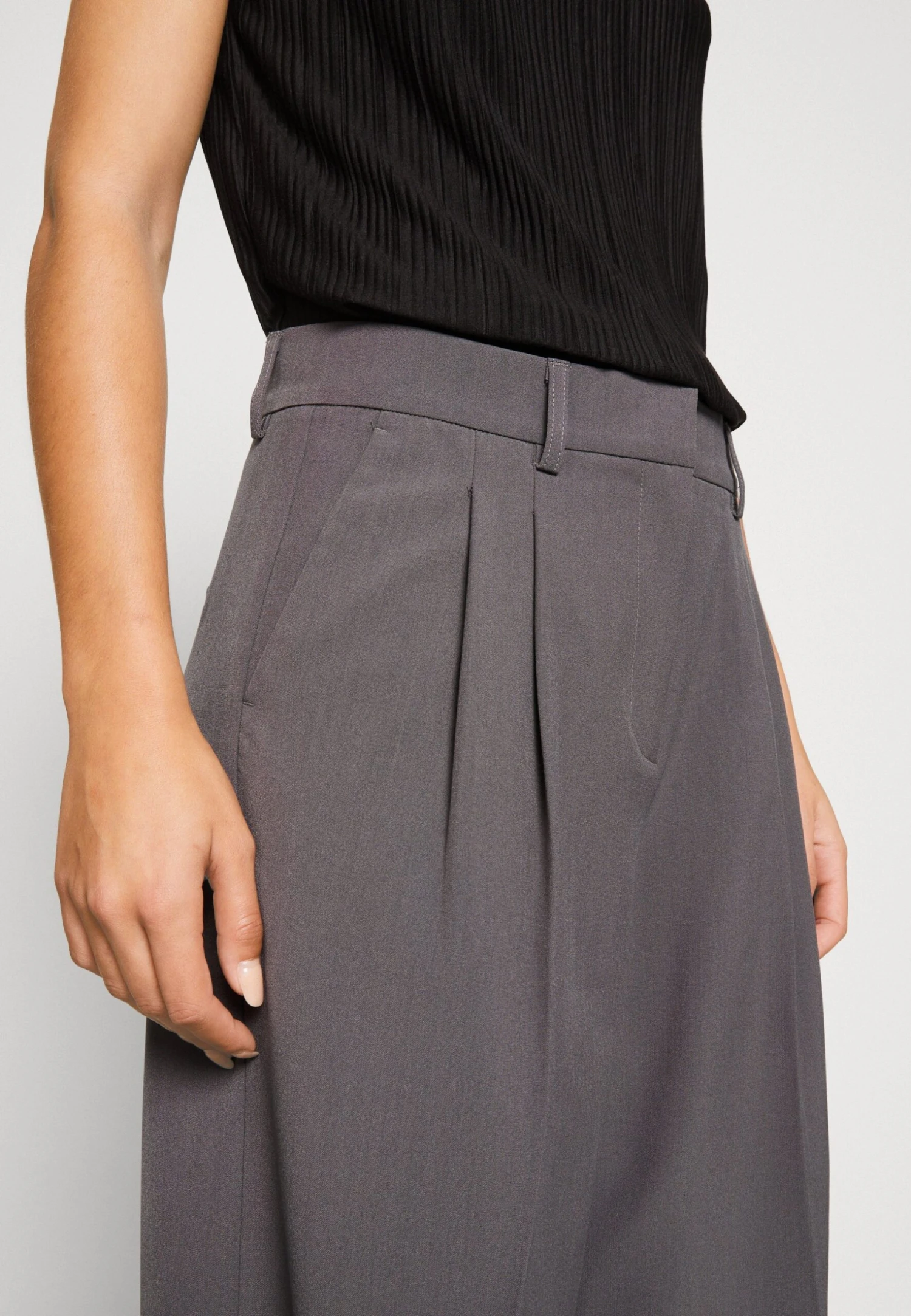 Vero Moda Vmtroian Wide Dad Pant - Trousers - Grey 8 Vero Moda Vmtroian Wide Dad Pant - Trousers - Grey - Image 6