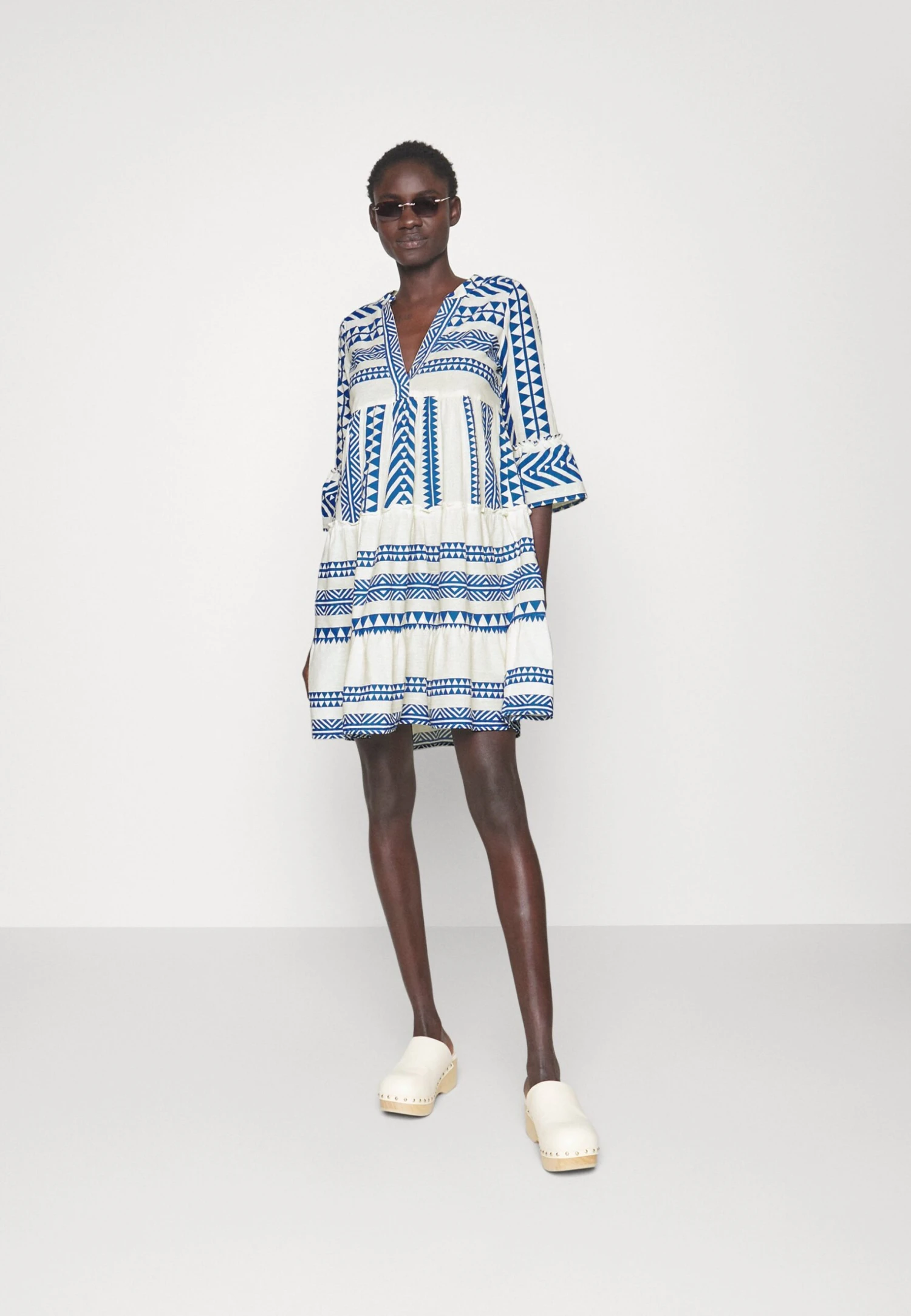 Vero Moda Tall Vmdicthe - Day Dress - Birch/Ibiza Skydiver 4 Vero Moda Tall Vmdicthe - Day Dress - Birch/Ibiza Skydiver - Image 2