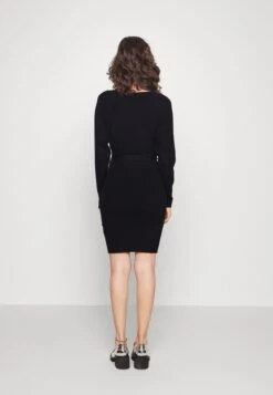 Vero Moda Vmhollyrem V Neck Dress - Jumper Dress -Vero Moda c2fddaef81ac4c76bcbe7716e236f133