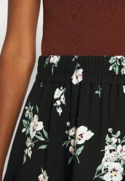 Vero Moda Vmsimply Easy Skater Skirt - Mini Skirt - Black/Sandy 11 Vero Moda Vmsimply Easy Skater Skirt - Mini Skirt - Black/Sandy -Vero Moda c353e03ec8a64a51adda96b4375b55f5
