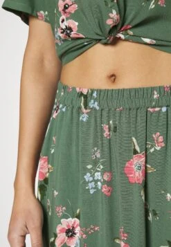 Vero Moda Petite Vmeasy Skirt - A-Line Skirt - Laurel Wreath/Freya 11 Vero Moda Petite Vmeasy Skirt - A-Line Skirt - Laurel Wreath/Freya -Vero Moda c85e3f55df9b4b199913854f0b5e21b6