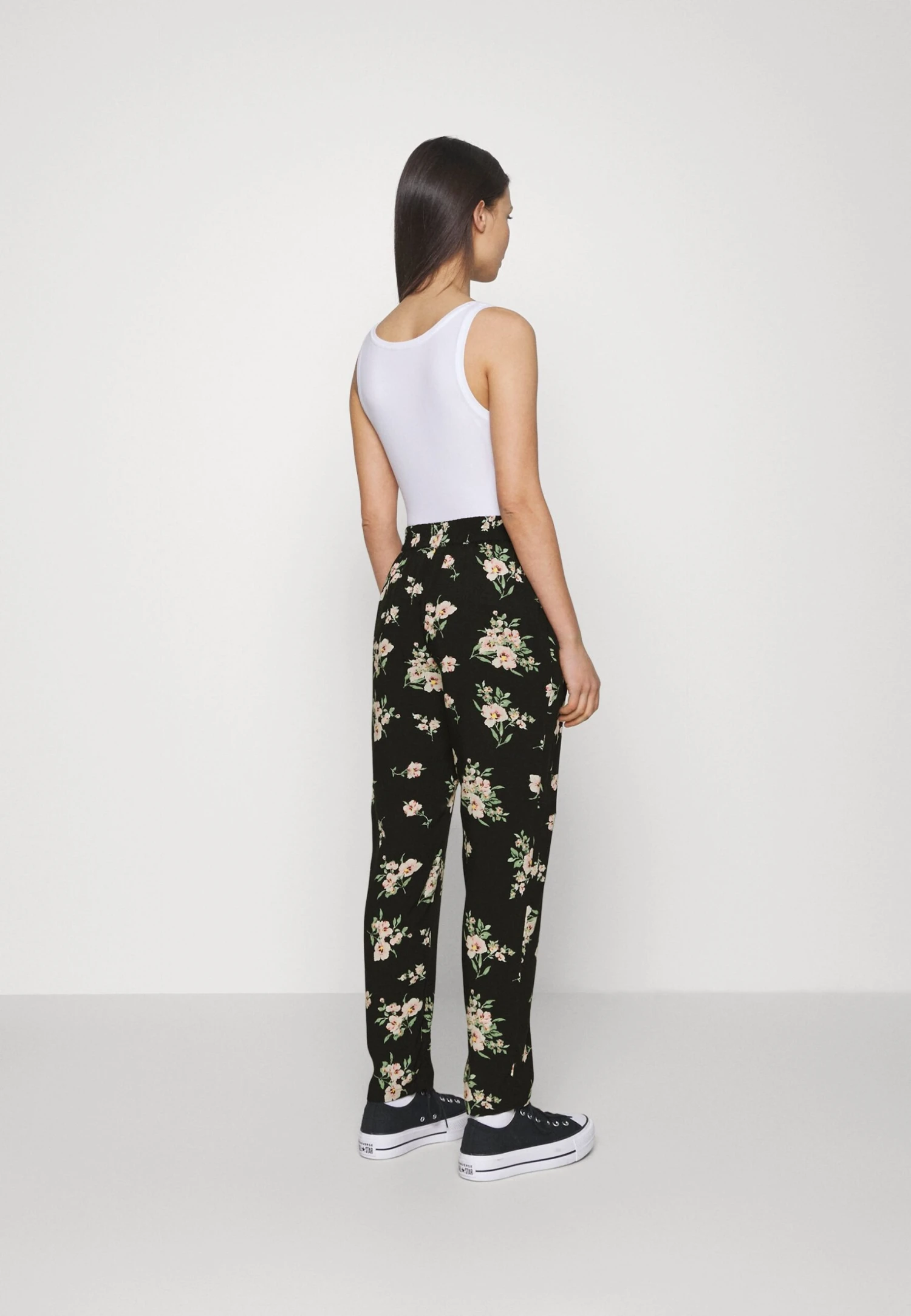 Vero Moda Petite Vmeasy Pants- Trousers - Black/Sandy Black 5 Vero Moda Petite Vmeasy Pants- Trousers - Black/Sandy Black - Image 3