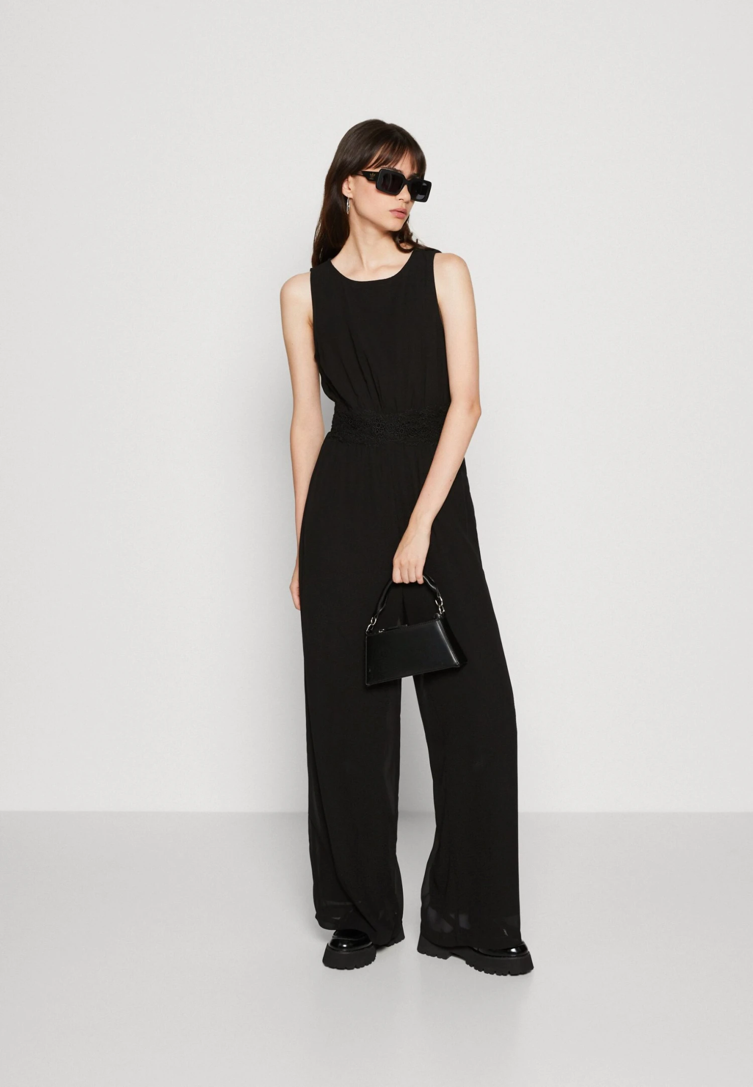 Vero Moda Vmamanda Wide - Jumpsuit - Black 4 Vero Moda Vmamanda Wide - Jumpsuit - Black - Image 2