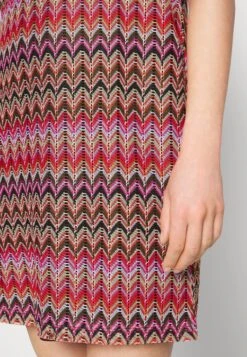 Vero Moda Petite Vmdicte Halterneck Short Dress - Jumper Dress - Red/Navy Blue/Snow 11 Vero Moda Petite Vmdicte Halterneck Short Dress - Jumper Dress - Red/Navy Blue/Snow -Vero Moda cdf16f7bc31a4d228f74add1808f5839