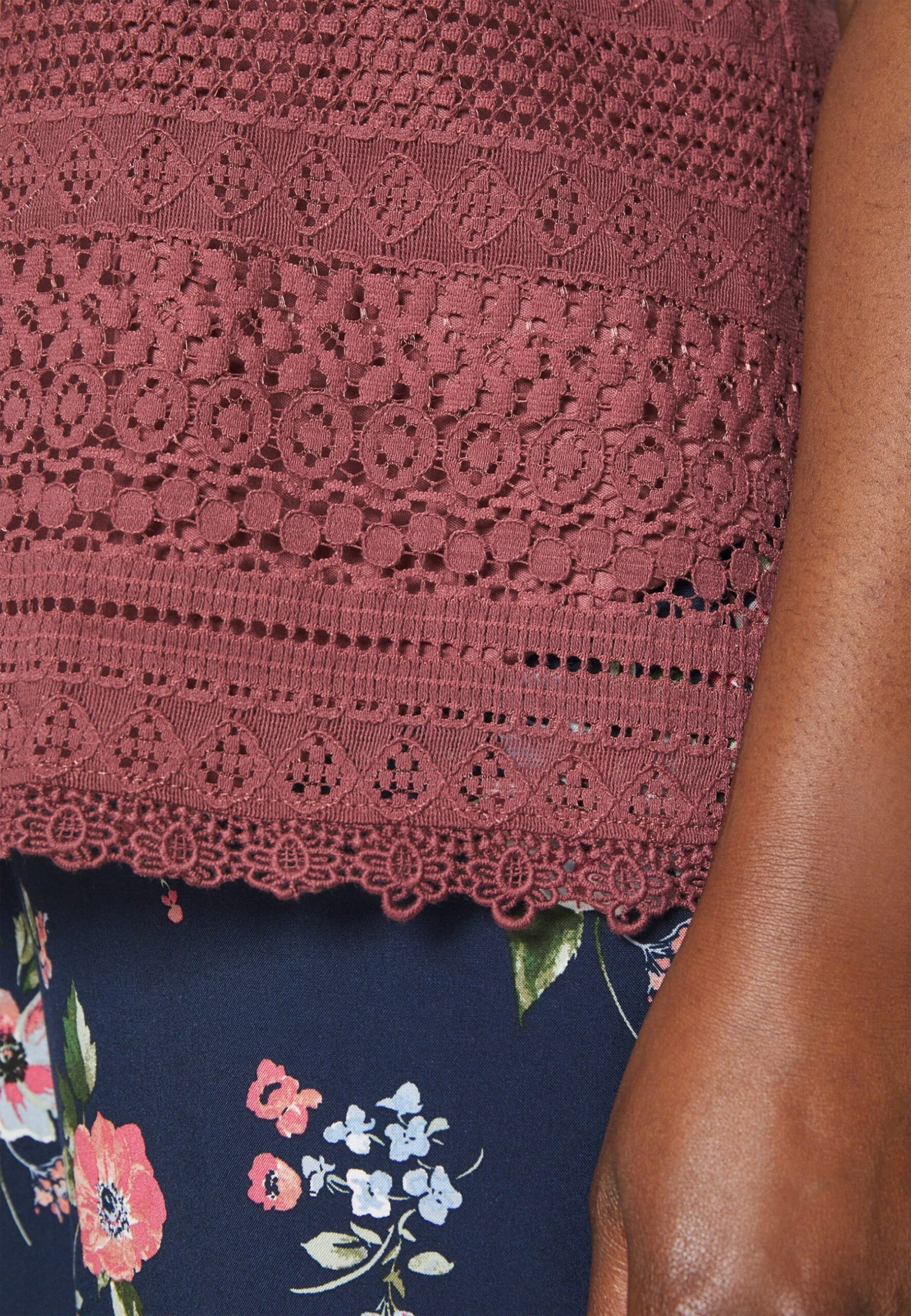 Vero Moda Curve Singlet - Top - Rose Brown 8 Vero Moda Curve Singlet - Top - Rose Brown - Image 6