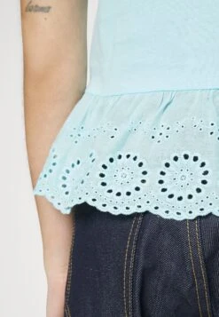 Vero Moda Petite Vmemily Peplum Top- Print T-Shirt - Limpet Shell -Vero Moda d3379b47735e481e9c51543166b7a5c6