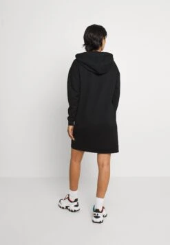 Vero Moda Vmoctavials Hoodie Dress - Day Dress - Black -Vero Moda d33ad1ee78544ea8b0236cb8feceae16