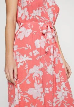 Vero Moda Petite Vmjenny Halter Dress - Maxi Dress - Gerogia Peach -Vero Moda d4cfc8d426f148ff9cdd3e8e36fa4b62