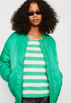 Vero Moda Vmamber Oversize Jacket - Bomber Jacket -Vero Moda d5b42855a8a248aba936a04c2344d426