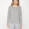 Vero Moda Vmmathilde - Sweatshirt - White 1 Vero Moda Vmmathilde - Sweatshirt - White -Vero Moda d77547aba8f84994bc34044c30263afb