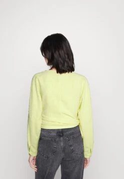 Vmdagmar Oslo Wrap - Blouse - Charlock -Vero Moda db2e840df3e1410f8d3a84443be4e556