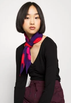 Vero Moda Petite Vmalberte V Neck - Long Sleeved Top - Black -Vero Moda dff9dde37c424d3b89475f51cf1a9d4a